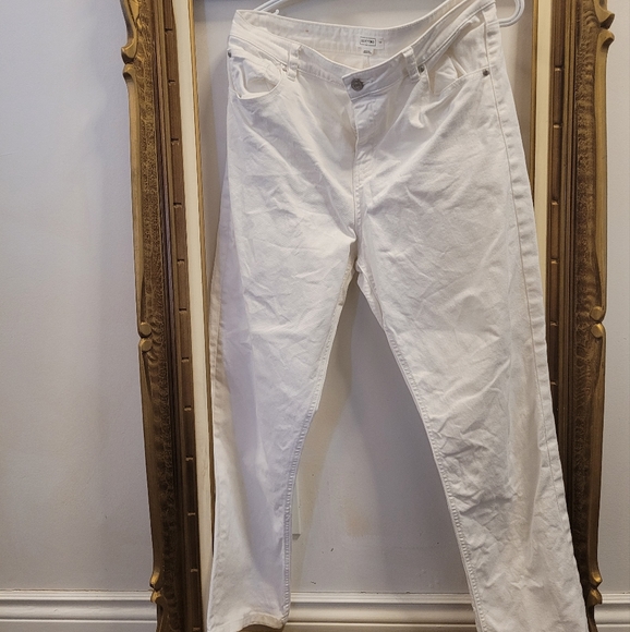 White Jeans - Picture 2 of 8